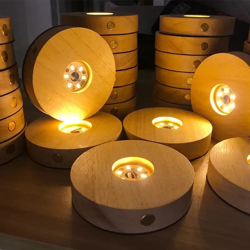 Ahşap Tabanlı Şarj Edilebilir LED Kristal Cam Sergi Standı